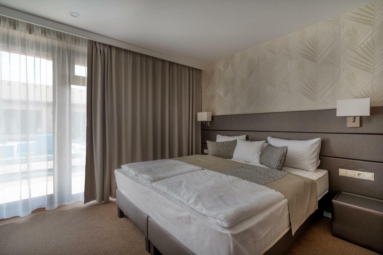Doresz Wellness Panzio Bed and Breakfast Újhartyán Eksteriør billede