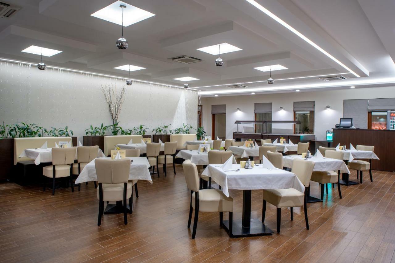 Doresz Wellness Panzio Bed and Breakfast Újhartyán Eksteriør billede