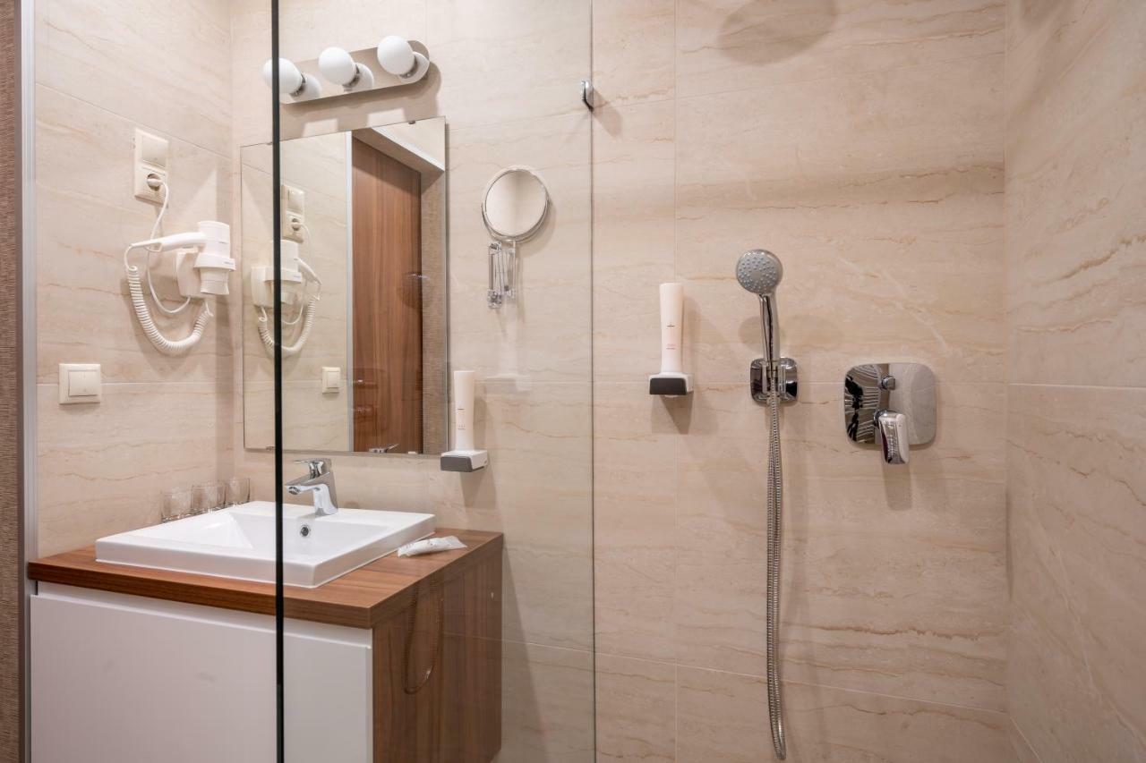 Doresz Wellness Panzio Bed and Breakfast Újhartyán Eksteriør billede